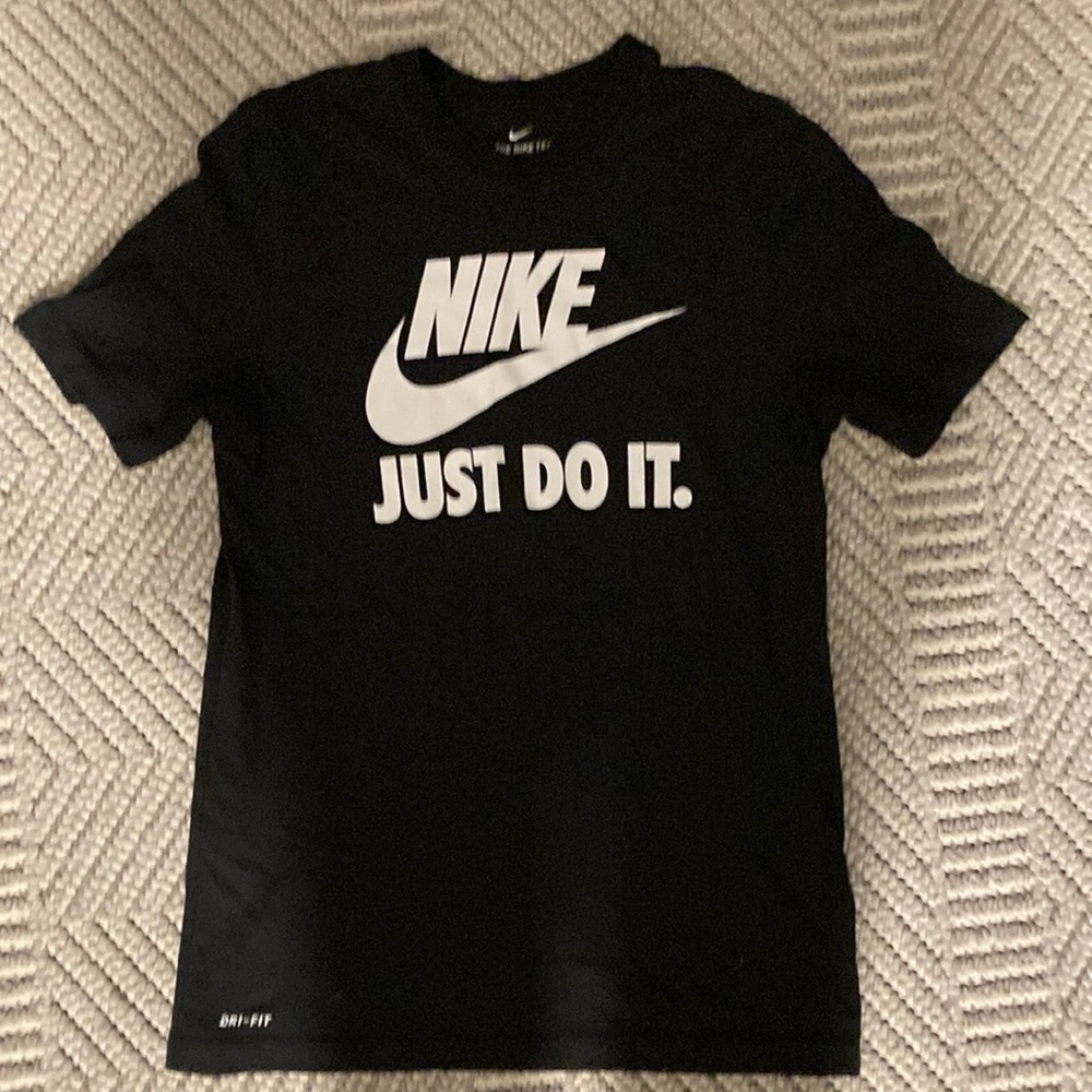 Nike dry-fit t-shirt